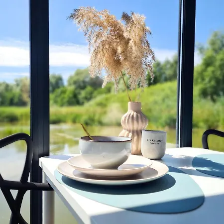 Sunrise Houseboats Apartman Łazy