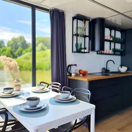 Apartman Sunrise Houseboats Łazy